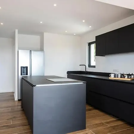 Eagle Tower Villa *